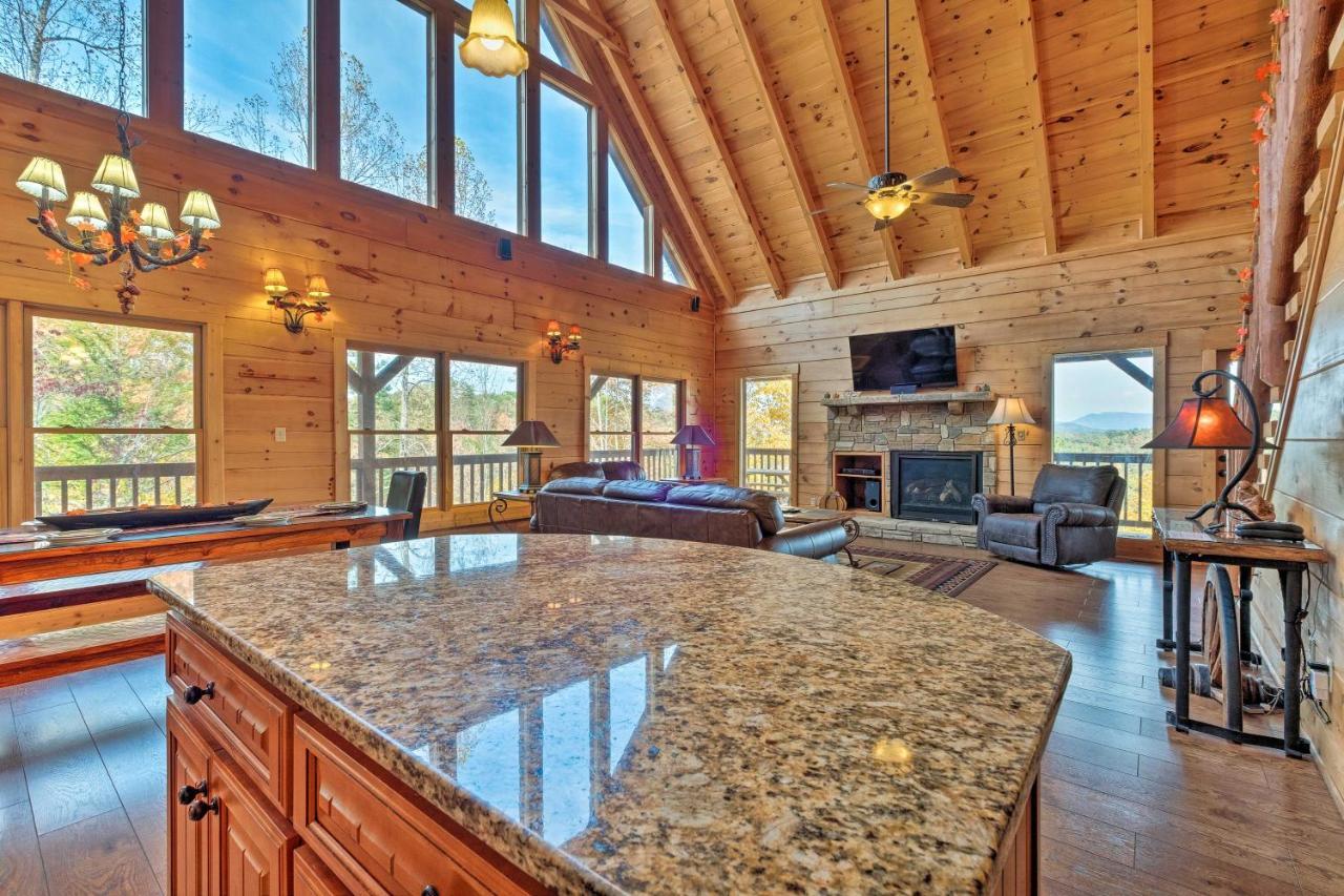 Pigeon Forge Cabin With Brand New Hot Tub And Views! Vila Sevierville Exterior foto