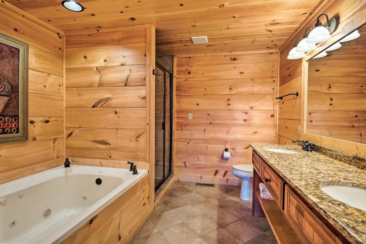 Pigeon Forge Cabin With Brand New Hot Tub And Views! Vila Sevierville Exterior foto