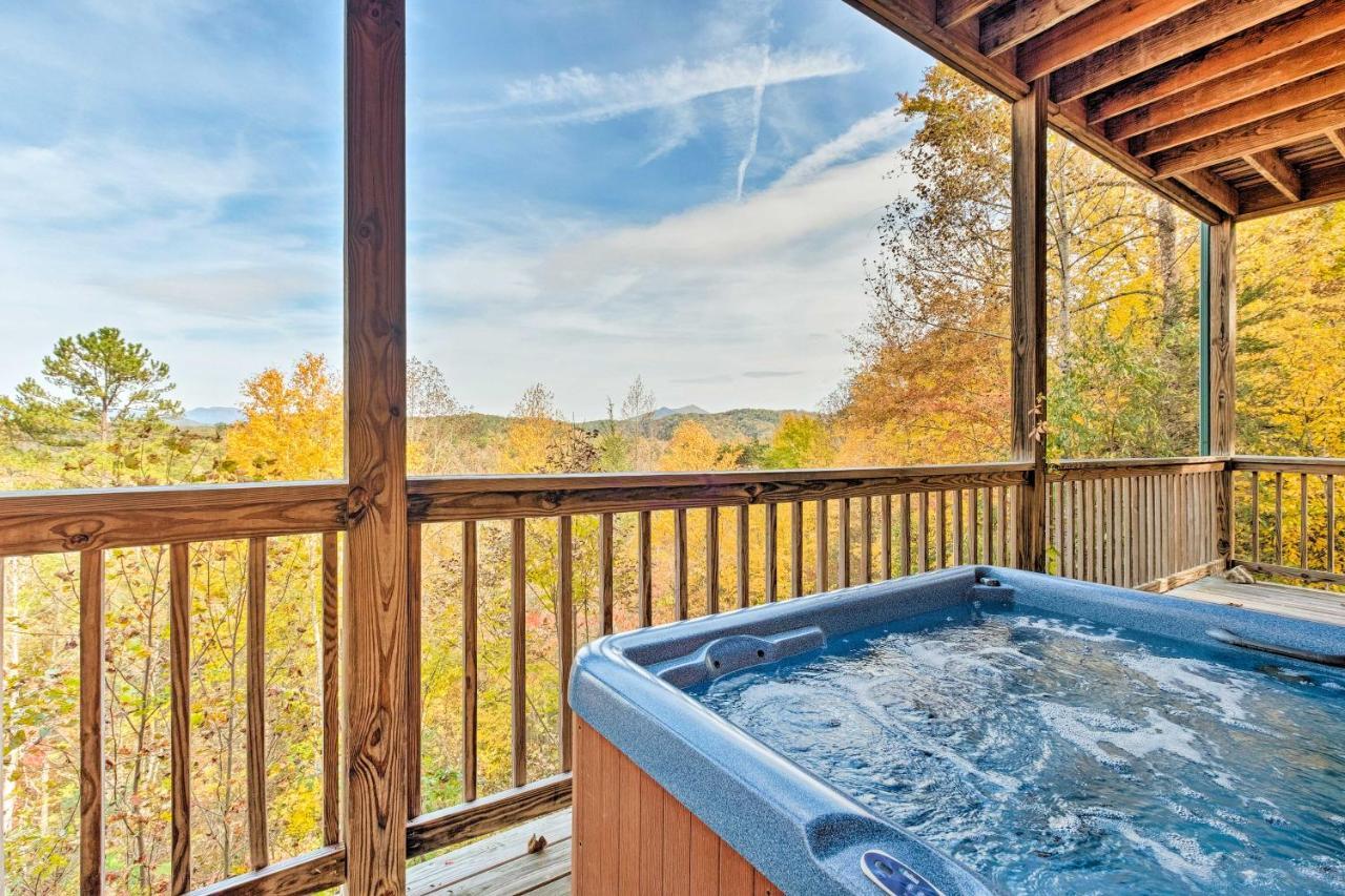 Pigeon Forge Cabin With Brand New Hot Tub And Views! Vila Sevierville Exterior foto